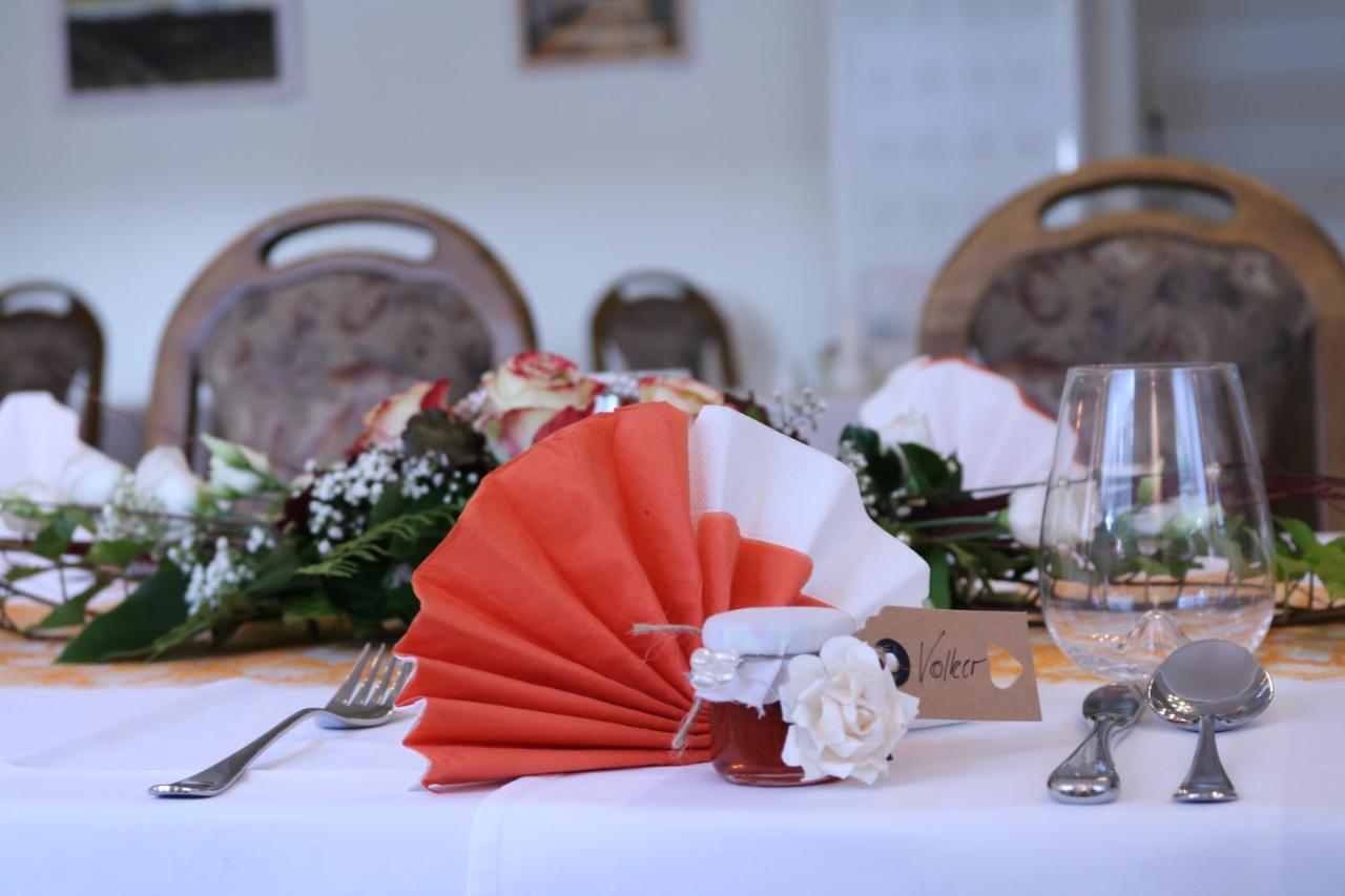 Hotel Und Restaurant Karpfenschaenke Schenkendobern Bagian luar foto