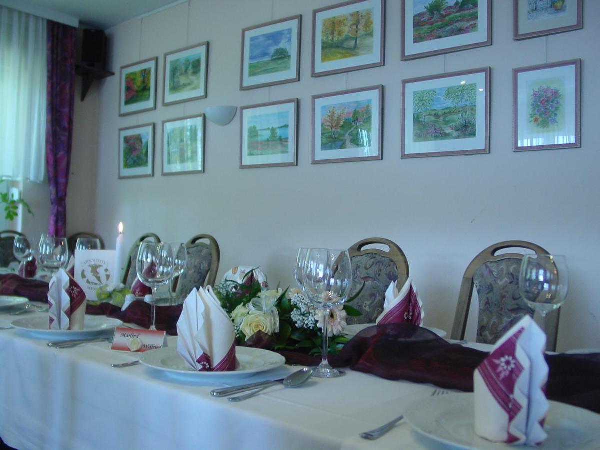 Hotel Und Restaurant Karpfenschaenke Schenkendobern Bagian luar foto