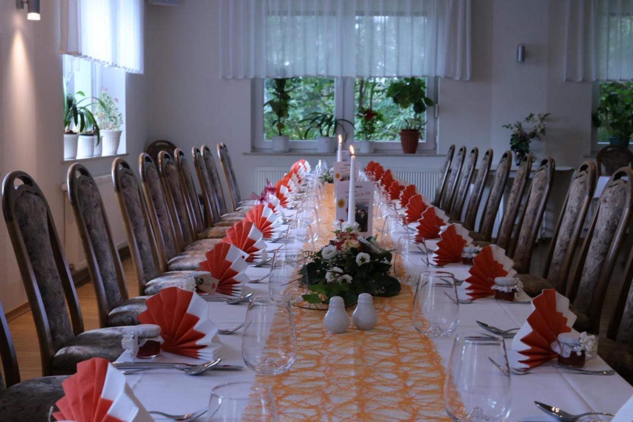 Hotel Und Restaurant Karpfenschaenke Schenkendobern Bagian luar foto