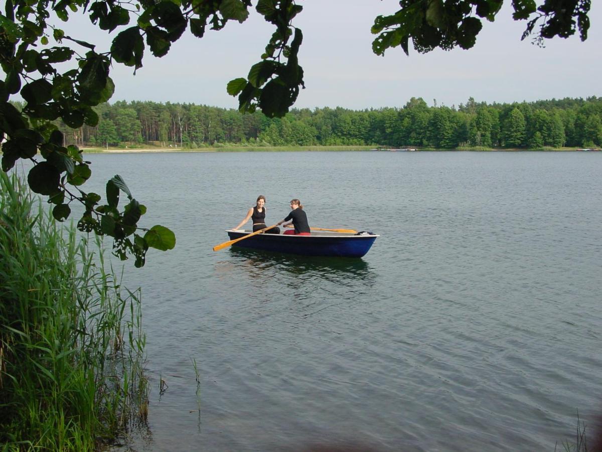 Hotel Und Restaurant Karpfenschaenke Schenkendobern Bagian luar foto