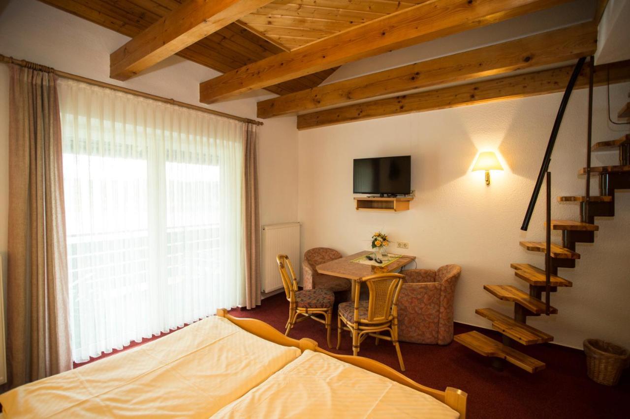 Hotel Und Restaurant Karpfenschaenke Schenkendobern Bagian luar foto
