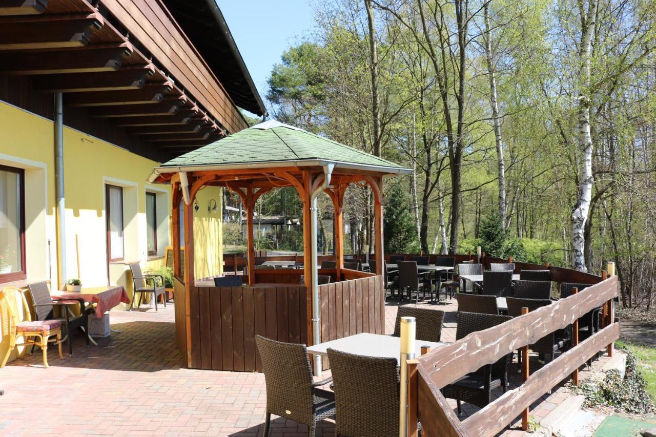 Hotel Und Restaurant Karpfenschaenke Schenkendobern Bagian luar foto